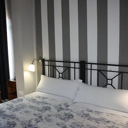 Avenida * إشبيلية