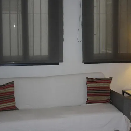 Avenida * إشبيلية